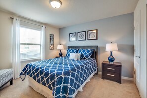 獨棟房屋 (Multiple Bedrooms) | 8 間臥室、筆電工作空間、熨斗/熨衣板、床單