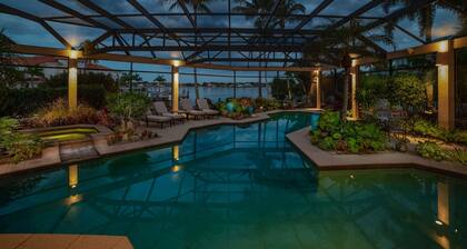 Luxurious Villa w/Resort-Style Saltwater Pool & Spa, Southern Bay Views, Dock, Water Gear & Wifi