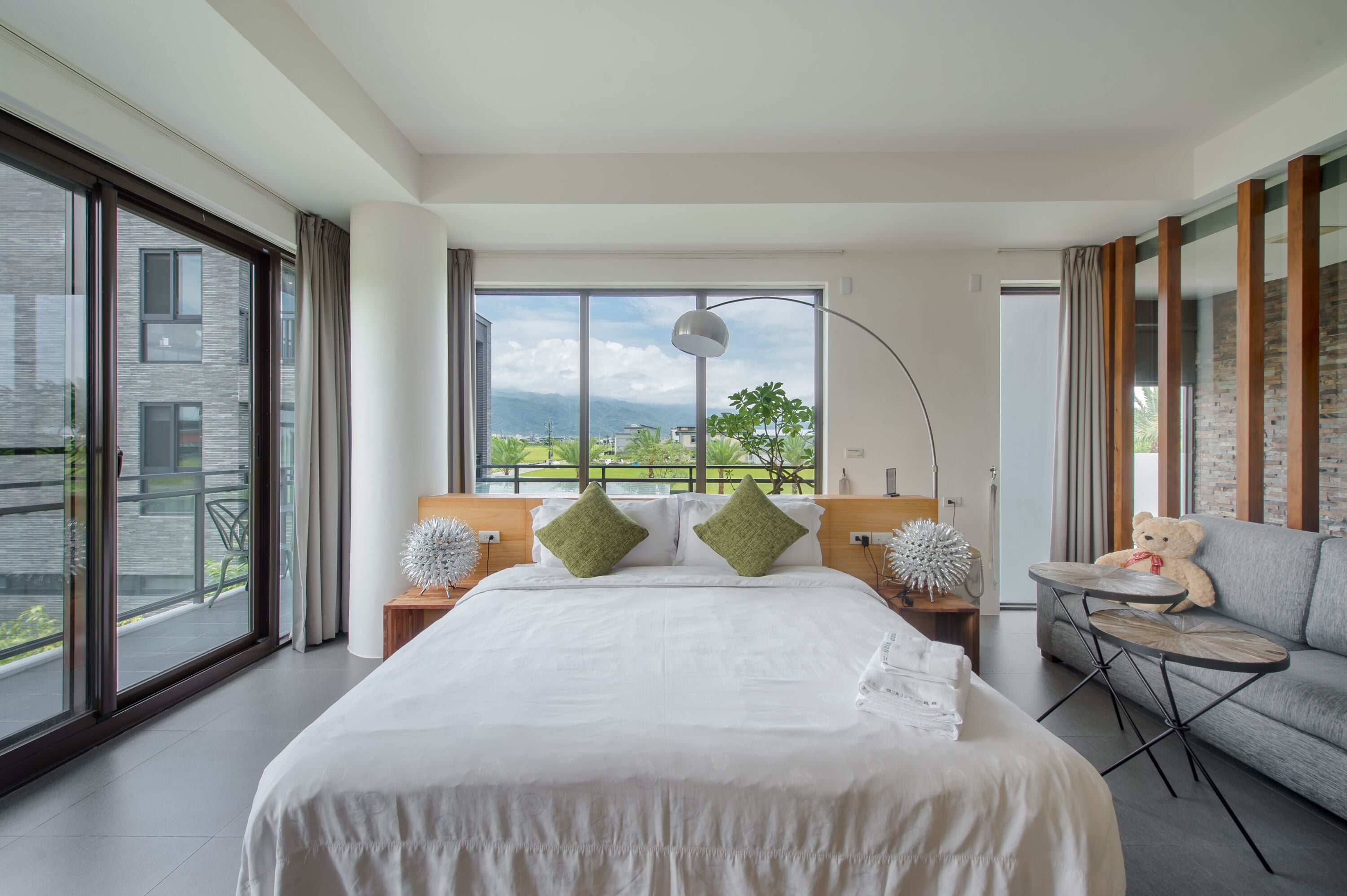 Individually decorated, individually furnished, soundproofing, free WiFi