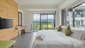 Deluxe Double Room with Bathtub | Individually decorated, individually furnished, soundproofing, free WiFi