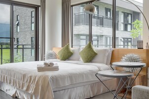 豪華雙人房-附浴缸 | 特色装修、特色家居、隔音、免费 WiFi