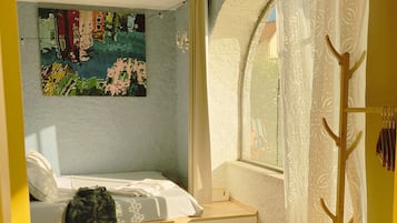 1 camera, culla da viaggio, Wi-Fi gratuito, lenzuola