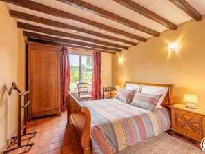 3 bedrooms, free WiFi, bed sheets