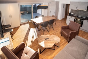 Deluxe Penthouse, Kitchen, Mountain View | Living area