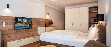 75-cm flat-screen TV with satellite channels, TV, heated floors