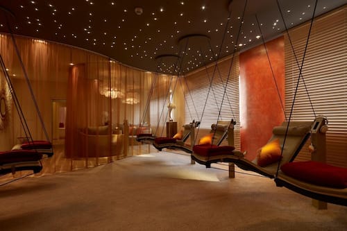 Couples treatment rooms, sauna, hot tub, steam room, body treatments