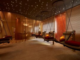 Couples treatment rooms, sauna, hot tub, steam room, body treatments