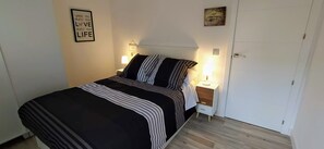 3 dormitorios, tabla de planchar con plancha, wifi y ropa de cama