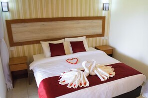 Standard Double or Twin Room | Desk, laptop workspace, iron/ironing board, free WiFi