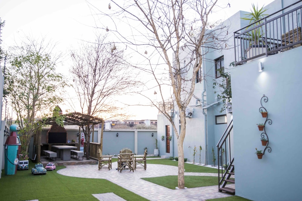 Little Forest Garden Retreat image