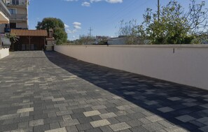 Property grounds - Beautiful one bedroom apartment in Porec (Vrvari)