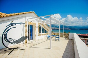 Deluxe Studio (Xenia) | Terrace/patio