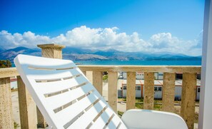Deluxe Studio (Ionis) | Balcony - Xenia Ionis Luxury Concept Apartments (Kefalonia)