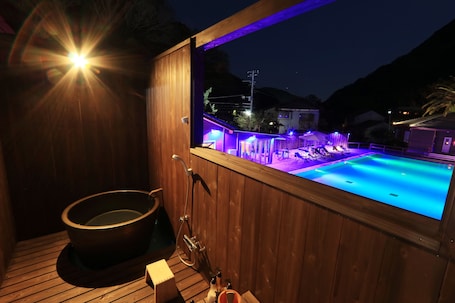 Japanese Western Style Room with Private Open-air Bath (21 sqm) | Bathroom | Combined shower/tub, free toiletries, hair dryer, slippers