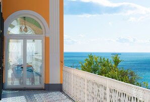Villa, 4 Bedrooms | Terrace/patio