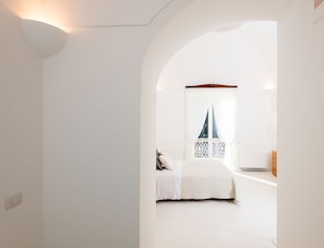 4 habitaciones, tabla de planchar con plancha y cunas gratuitas