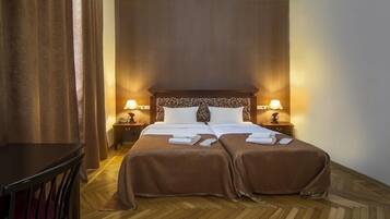 Phòng đôi hoặc 2 giường đơn Deluxe | 1 phòng ngủ, két bảo mật tại phòng, bàn, màn/rèm cản sáng