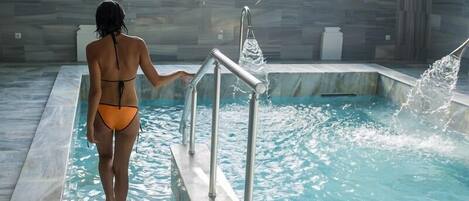 Bain à remous intérieur