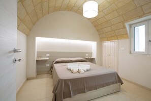 2 bedrooms, iron/ironing board, free WiFi - Villa Agave, nature, sea and relaxation a few km from the Maldives of Salento (SALVE)