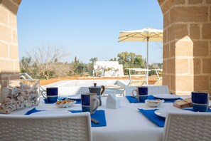 Outdoor dining - Villa Agave, nature, sea and relaxation a few km from the Maldives of Salento (SALVE)