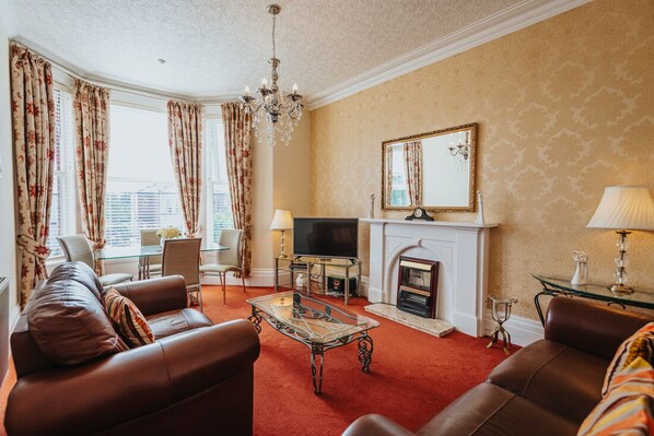 Smart TV, fireplace, DVD player