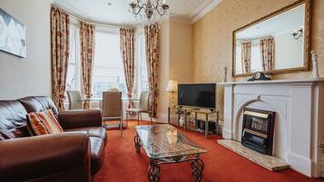 Smart TV, fireplace, DVD player