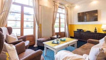 Télévision à écran plat