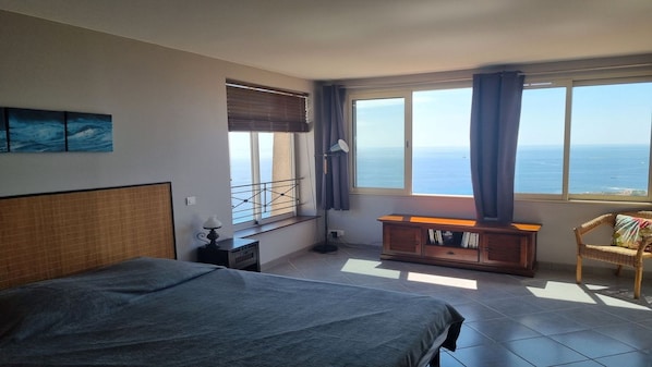 4 chambres, fer et planche à repasser, Wi-Fi, draps fournis