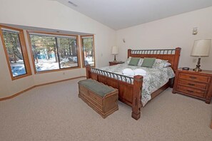 4 bedrooms - Modern Home Near Mt. Bike Trails, Minutes to Heavenly! (South Lake Tahoe)