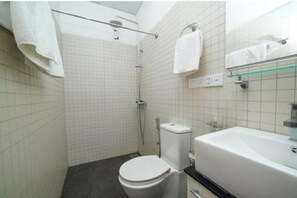 Deluxe Double Room | Bathroom