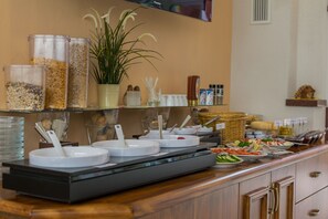 Free daily buffet breakfast 