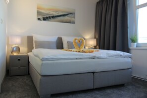 Apartamento exclusivo, varanda | Escrivaninha, espaço de trabalho para notebook, Wi-Fi de cortesia