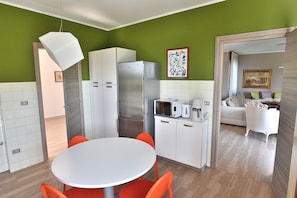 Villa, 5 Bedrooms | In-room dining - Cà Le Terrazze With Pool (Garda)
