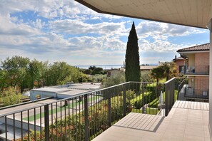 Villa, 5 Bedrooms | Terrace/patio - Cà Le Terrazze With Pool (Garda)
