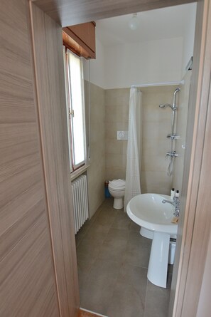 Villa, 5 Bedrooms | Bathroom - Cà Le Terrazze With Pool (Garda)