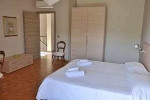 Villa, 5 Bedrooms | 5 bedrooms, free WiFi, bed sheets - Cà Le Terrazze With Pool (Garda)