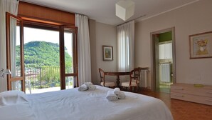 Villa, 5 chambres | 5 chambres, accès au Wi-Fi (inclus), literie fournie