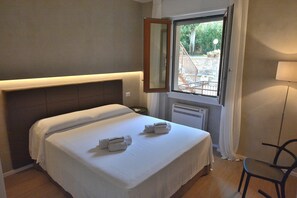 Apartment, 1 Bedroom - Leonardo Walsh Apartment With Lake View (Torri del Benaco)