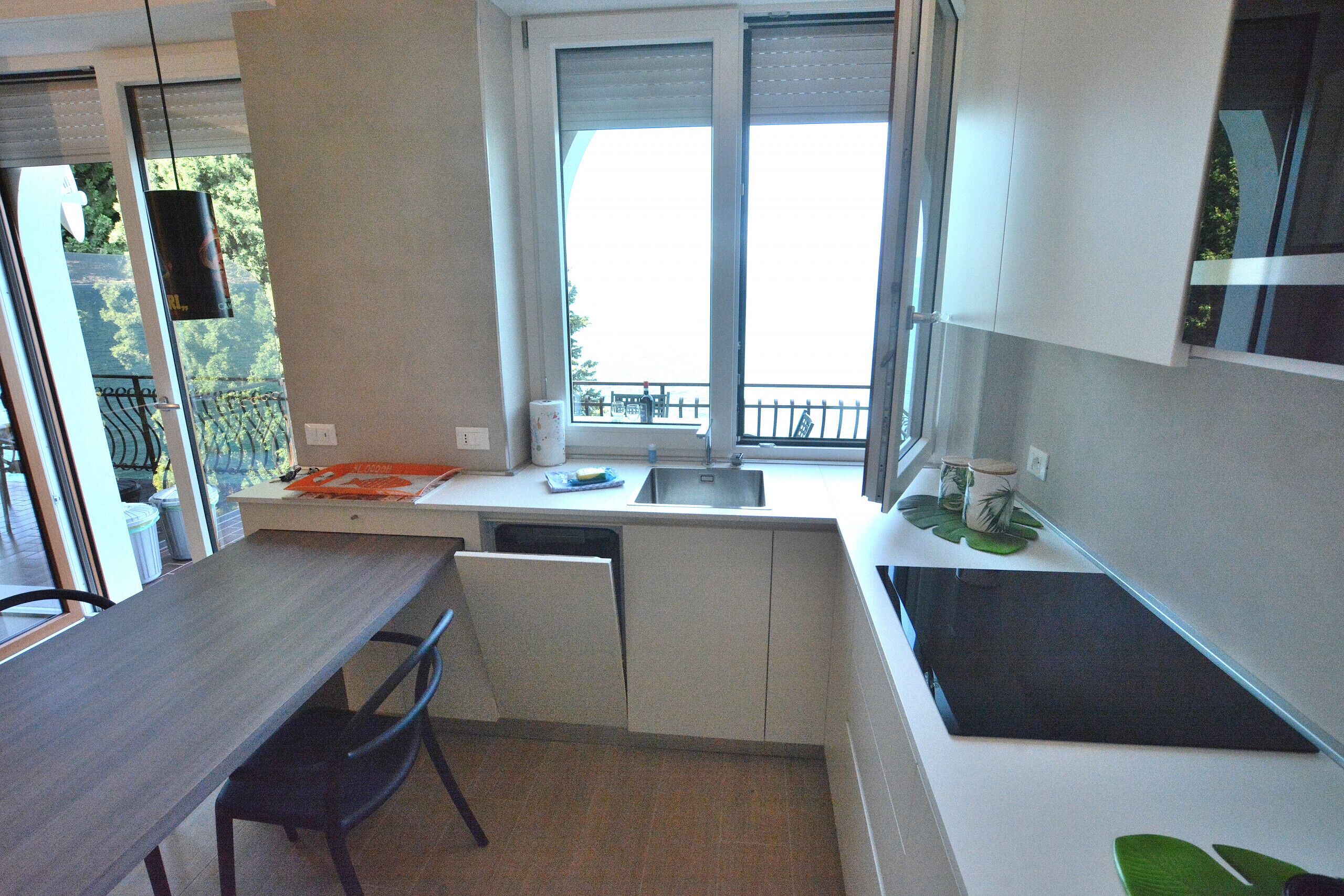 Appartement, 1 chambre | Cuisine privée | Réfrigérateur grande capacité avec congélateur, four à micro-ondes