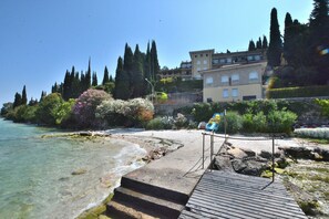 Exterior - Leonardo Walsh Apartment With Lake View (Torri del Benaco)
