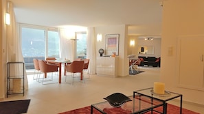 Villa, 3 Bedrooms | In-room dining