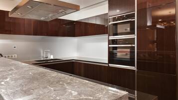 Business-Apartment | Eigene Küche | Kühlschrank, Mikrowelle, Herdplatte, Wasserkocher