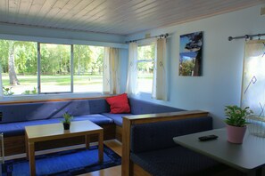 Traditional Mobile Home (Villavagn 2) | Living room - Otterbergets bad & camping (Hova)