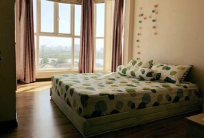 2 chambres, fer et planche à repasser, Wi-Fi gratuit, draps fournis