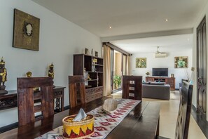 Biệt thự, 3 phòng ngủ | Khu vực ăn uống tại phòng