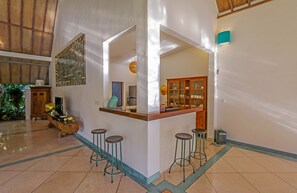 Dining - Villa Miu (Seminyak)
