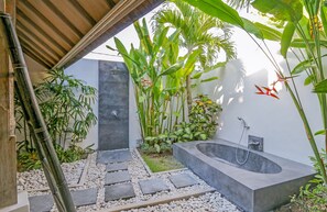 Villa, 4 chambres | Salle de bain | Serviettes fournies