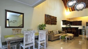 Biệt thự, 2 phòng ngủ | Khu vực ăn uống tại phòng