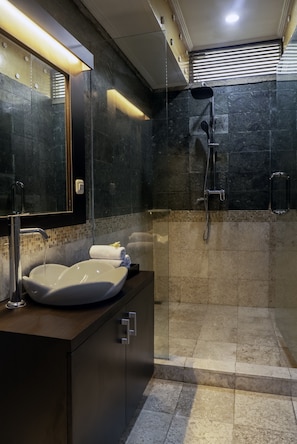 Villa (12 Bedrooms) | Bathroom