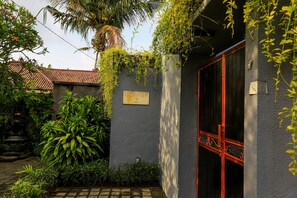Property entrance - Villa Kelapa View (Kuta)